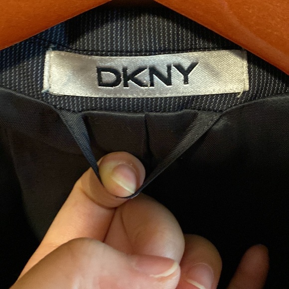 DKNY Dark Navy Suit Set with Blazer and Pant - Picture 6 of 8